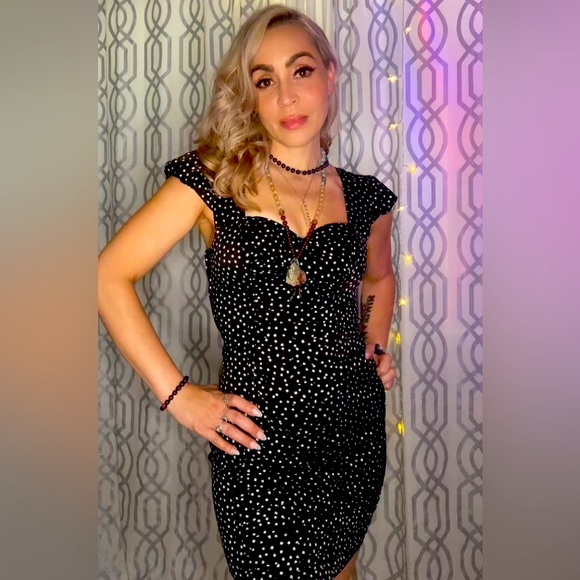 Black satin fabulous semi-stretchy dress by Guess. US size 2 - Picture 6 of 6